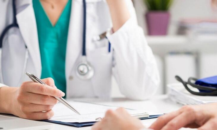 Egy év alatt közel 180 fő hagyta ott az egészségügyi alapellátási szektort