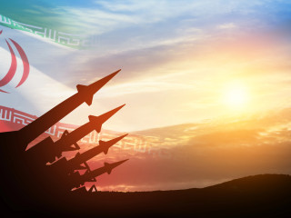 Harcias üzenet jött Iránból: az elsütőbillentyűn tartják az ujjukat