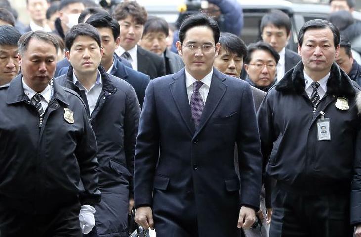 Li Dzse Jong 2017-es őrizetbe vételekor.