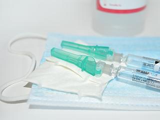 Zöld utat kapott az egyik koronavírus-vakcina az EU-ban
