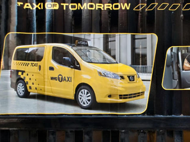 SUV és teherautó, New York a jövő taxijában ül