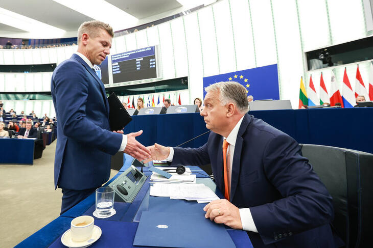 Egyszeri alkalom: Magyar Péter és Orbán Viktor kezet fog &ndash; a kép nem április 12-e után készült