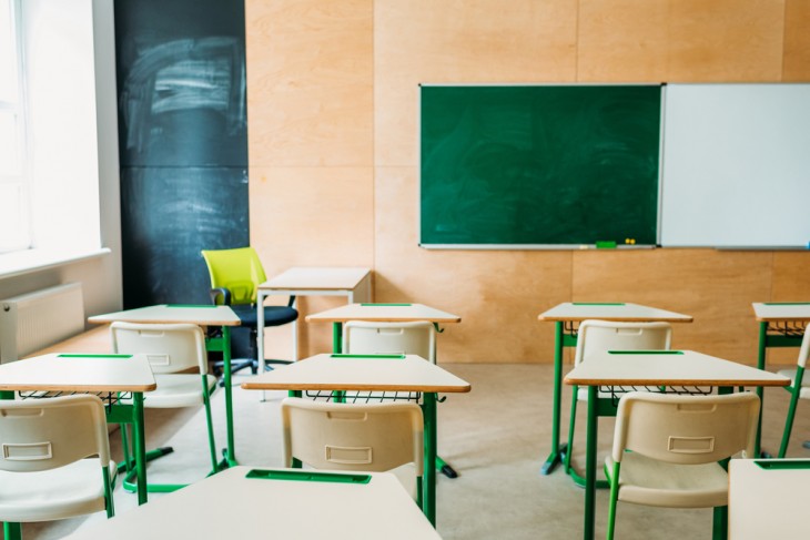 Vajon hogy oldják meg az iskolák a tanárhiányt? Fotó: Depositphotos