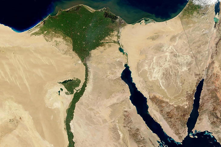 Az űrből is jól látható, hogy Egyiptomot a Nílus vize élteti - egyelőre (Fotó: Wikimedia)