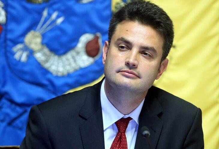 Márki-Zay Péter, a Mindenki Magyarországa Mozgalom elnöke, a város polgármestere úgy érezheti, hogy nem félkarú óriás