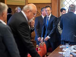 Szijjártó: Magyarország újra beléphetne a Nemzetközi Gazdasági Együttműködési Bankba