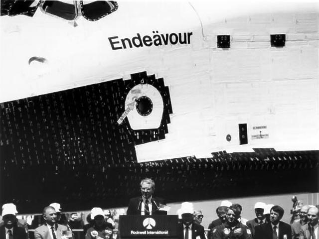 Az umlaut az Endeavour űrsikló oldalán