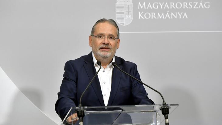Perlusz László szerint a bérfelzárkóztatási programban most egy újratárgyalásra van szükség