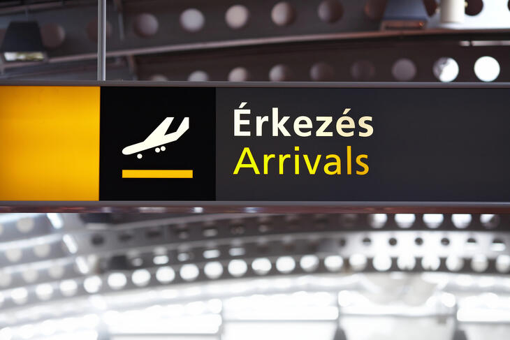 Hamis érkezés