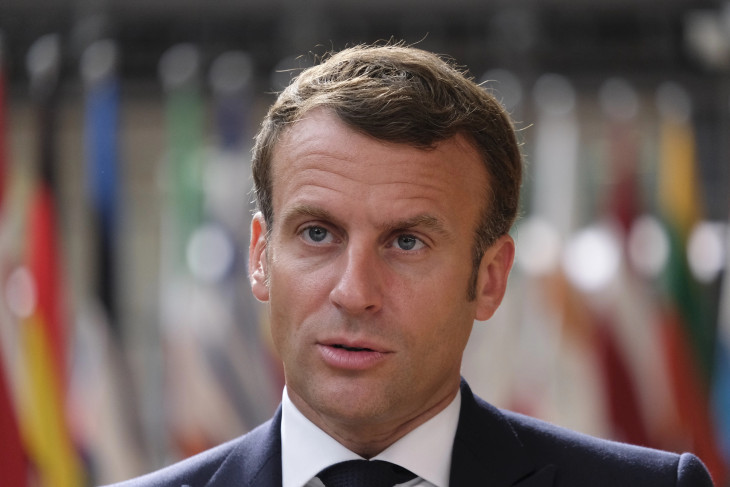Macron egy semleges missziót hozna létre