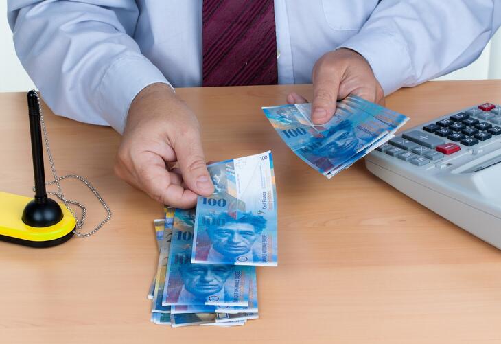 Svájci frank: a bankbetétek hetede-nyolcada már külföldi hitelintézeteknél van