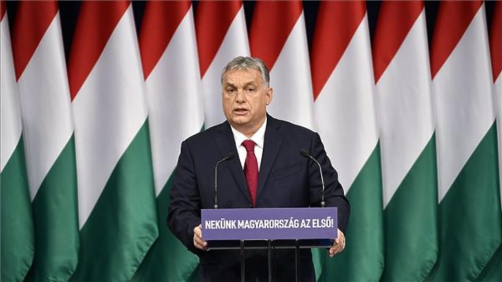 Orbán Viktor évértékelő beszédet mond (Fotó: MTI)