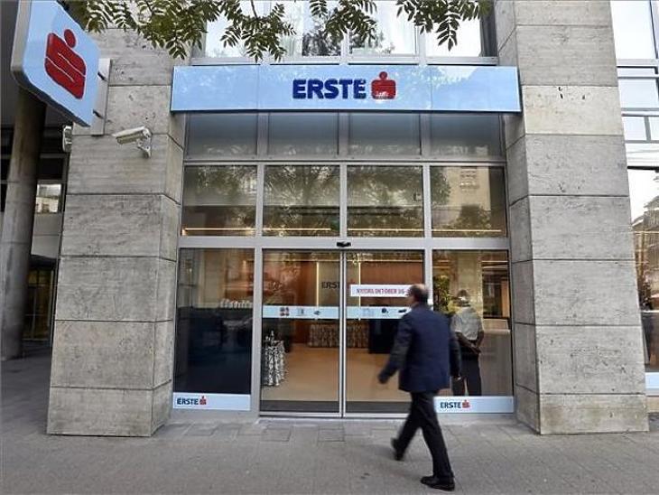 Az állami terhek 60 százalékkal rontották az Erste Bank eredményét. Fotó: MTI