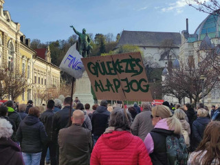 Miskolci tüntetés a gyülekezés törvény megváltoztatása ellen