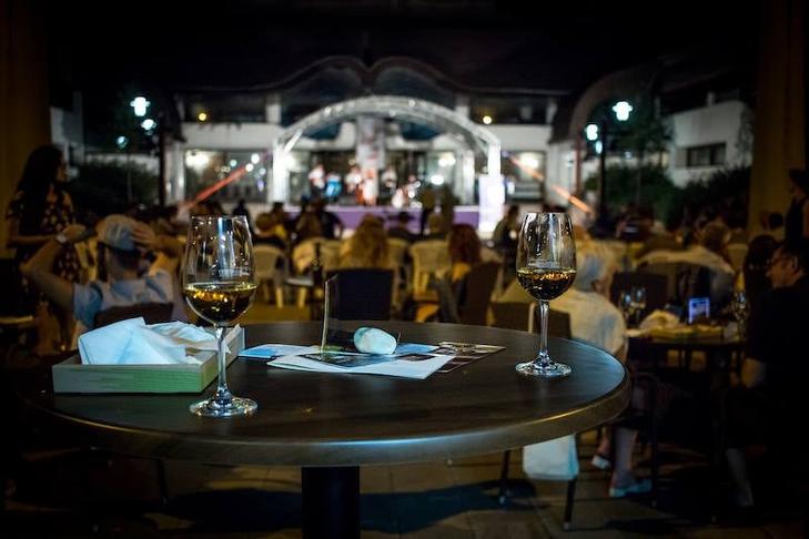 Tokaj-Hegyalján a fesztivál programjainak elengedhetetlen elemei a finom borok. Fotó: Zempléni Fesztivál Facebook oldala