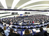 Ez Európai Parlament bepereli a Bizottságot - elvtelen alkut sejtenek a magyar kormánnyal a háttérben 