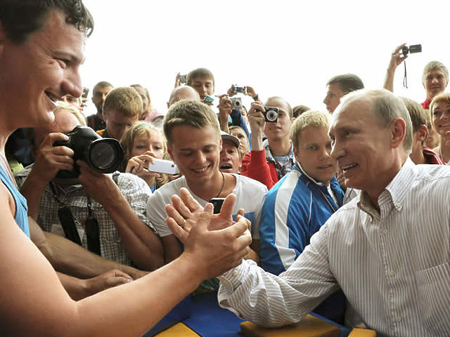 Vlagyimir Putyin a KGB-től az oroszok kedvencéig