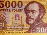 Elképesztő mértékben erősödik a forint 