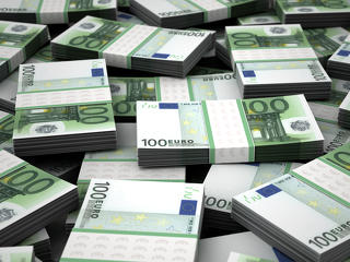 Tárt karokkal várják a pénzváltók az eurót vásárlókat