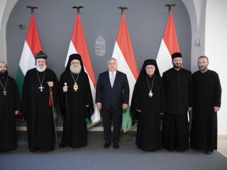 Orbán Viktor miniszterelnök a szíriai keresztény egyházak vezetőit fogadja a Karmelita kolostorban 2023. március 17-én. Fotó: MTI/Miniszterelnöki Sajtóiroda/Benko Vivien Cher