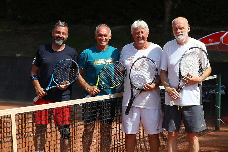 Fényképek a Tisztelt Ász! teniszkupáról