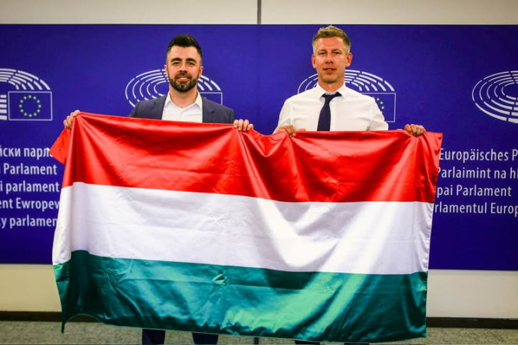 Magyar Péter és Kulja András egy fotóval is szemléltette, mennyire vannak rosszban