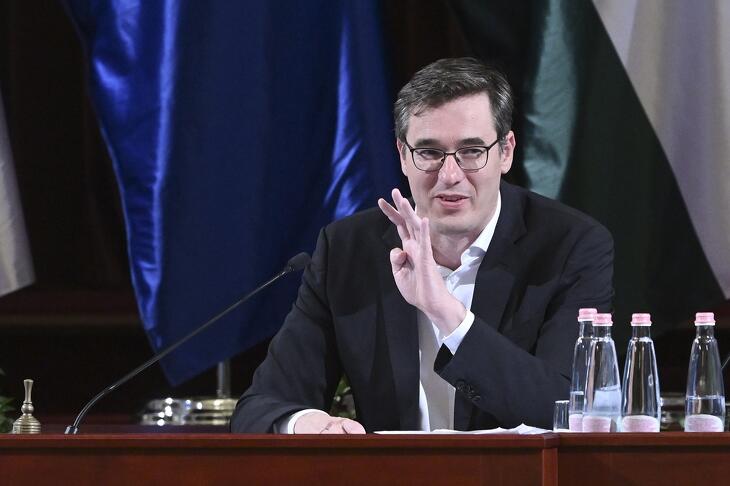 A szokásos derűs hangnemben fogalmazott