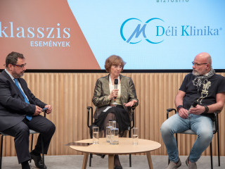 Dr. Zacher Gábor, Dr. Perczel-Forintos Dóra és Bocskai István, a panelbeszélgetés moderátora a Klasszis Média konferenciáján március 27-én