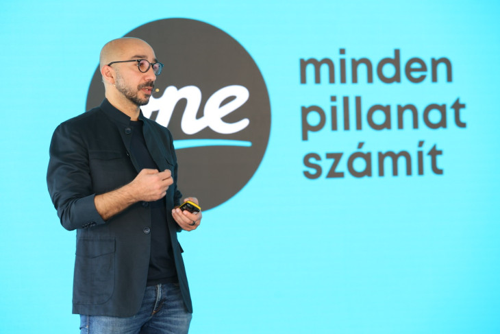 Minden pilallant számít! - jelentte be az új jelmondatot Mohamed ElSayad, a 4iG Csoport márkaváltásért felelős üzletfejlesztési és innovációs vezetője