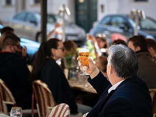 Orbán Viktor betartotta az ígéretét: sört ivott