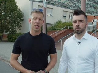 Magyar Péter és Kulja András a Tisza párt képviselői a Szent Imre Kórházban mért 