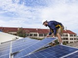 Jó hír a napelemeseknek: 74 milliárd forintos hálózatfejlesztést indít az E.ON Hungária