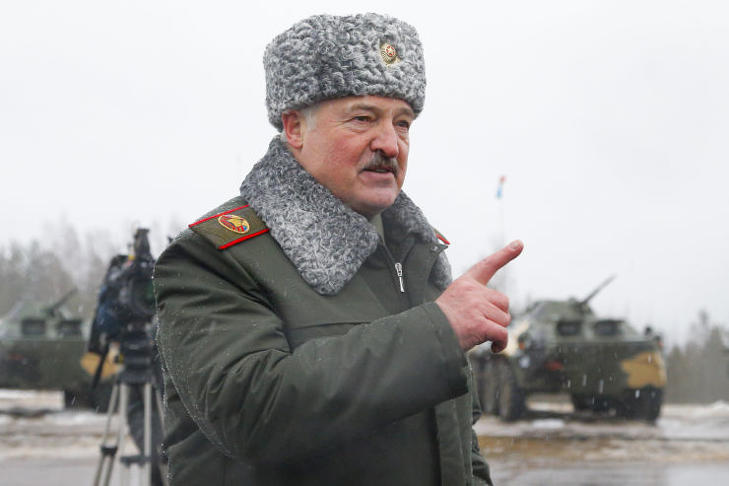 Lukasenka egyre harciasabb kijelentéseket tesz és fokozza a nyugati határvédelmet (fotó: MTI/AP)
