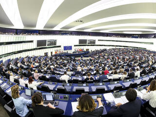 Uniós pénzek: ragaszkodik a szigorhoz az Európai Parlament