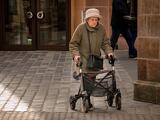Elárulta a kormány, hogyan fog működni a nyugdíjasok spórolós vásárlása