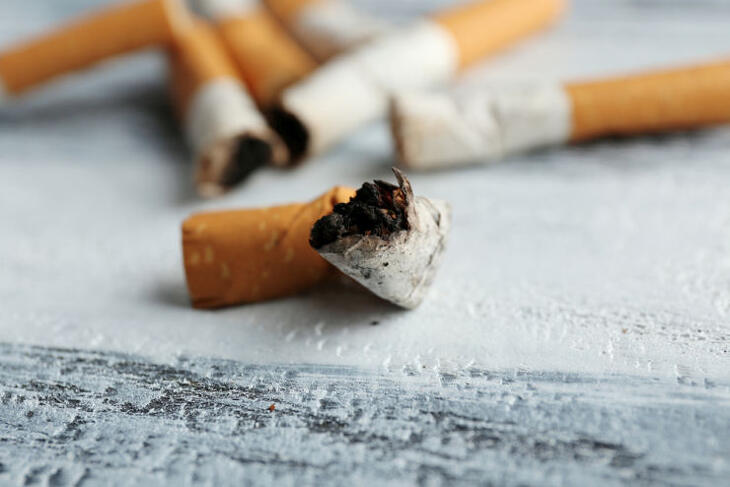 Úgy tűnik, tavaly letettük a cigarettát, és helyettes más dohánytermékeket szívunk