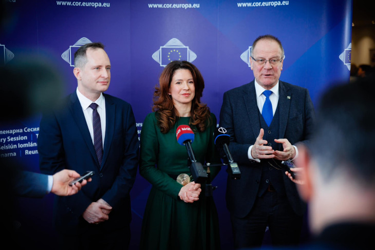 Tüttő Katalin és Navracsics Tibor közös, brüsszeli sajtótájékoztatója