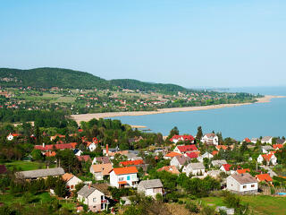A Balatonnál már 4-5 millió forint egy négyzetméter az újlakás-piacon